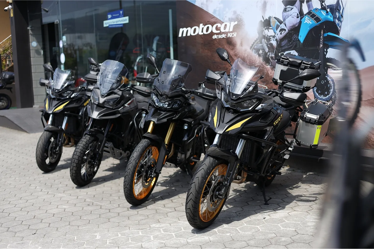 Melhores Trail Adventure até 10.000€ em 2026: QJ Motor SRT 900, Voge 900 DSX e Morbidelli T1002VX