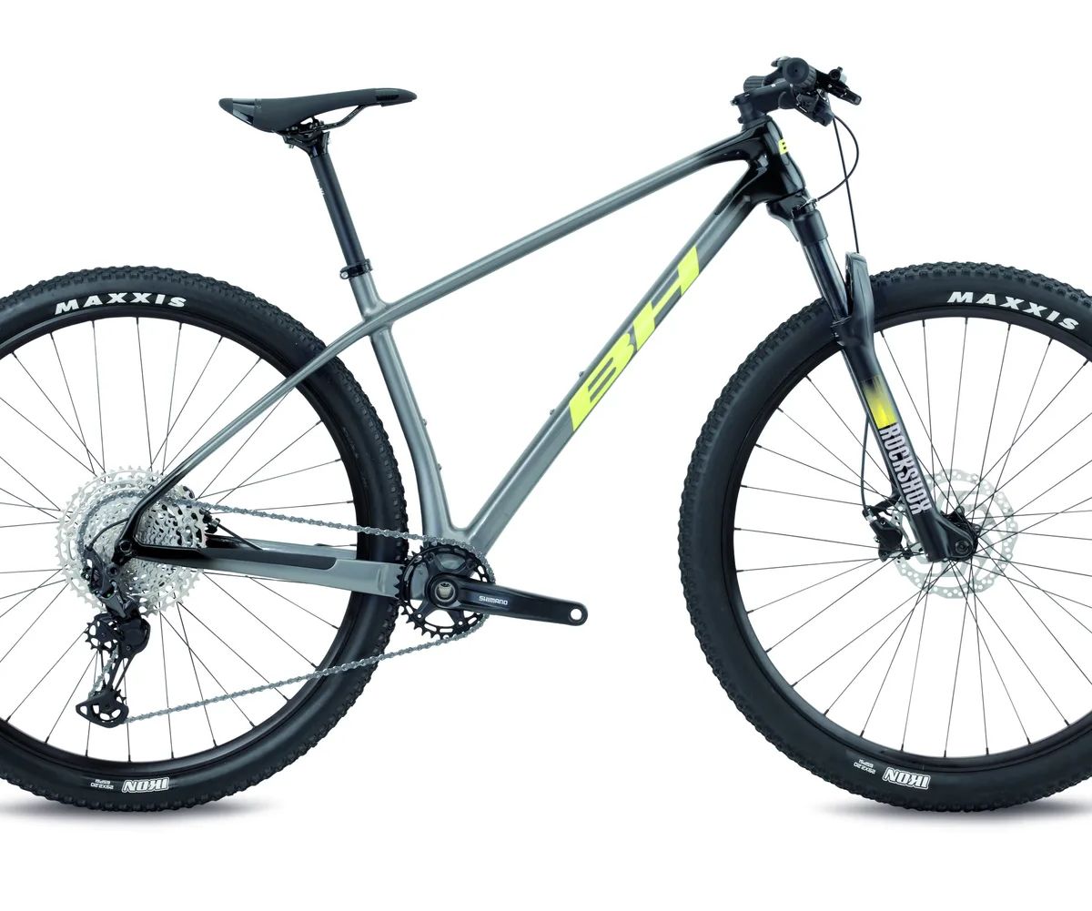 BH ULTIMATE RC 7.0 29 — bicicleta Montanha