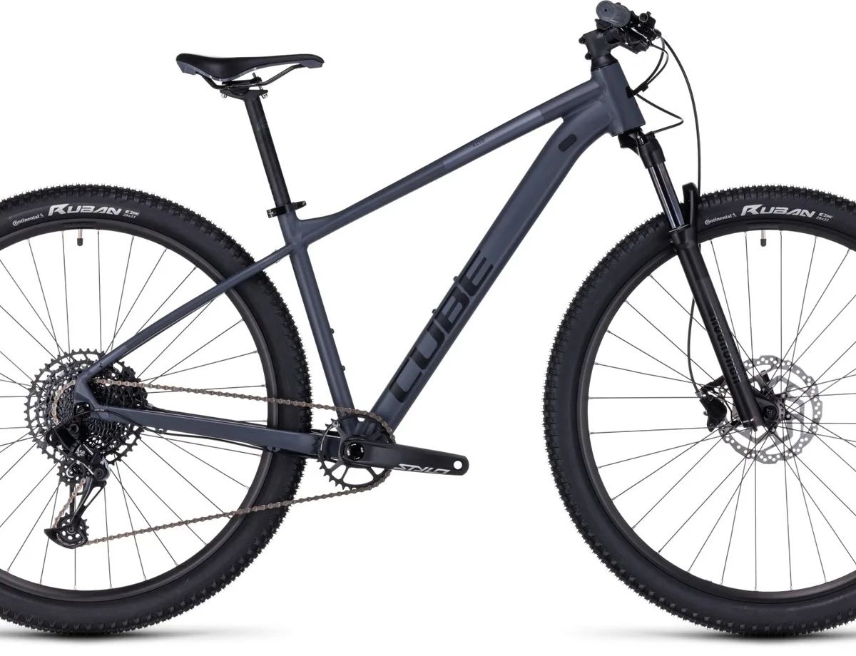 Cube ACID — bicicleta Montanha