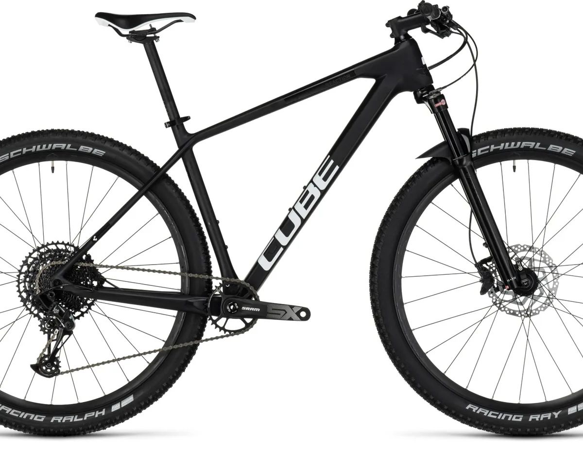 Cube REACTION C:62 ONE — bicicleta Montanha