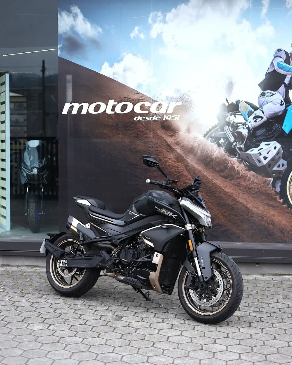 CFMOTO 800NK 2023 — Naked 799cc