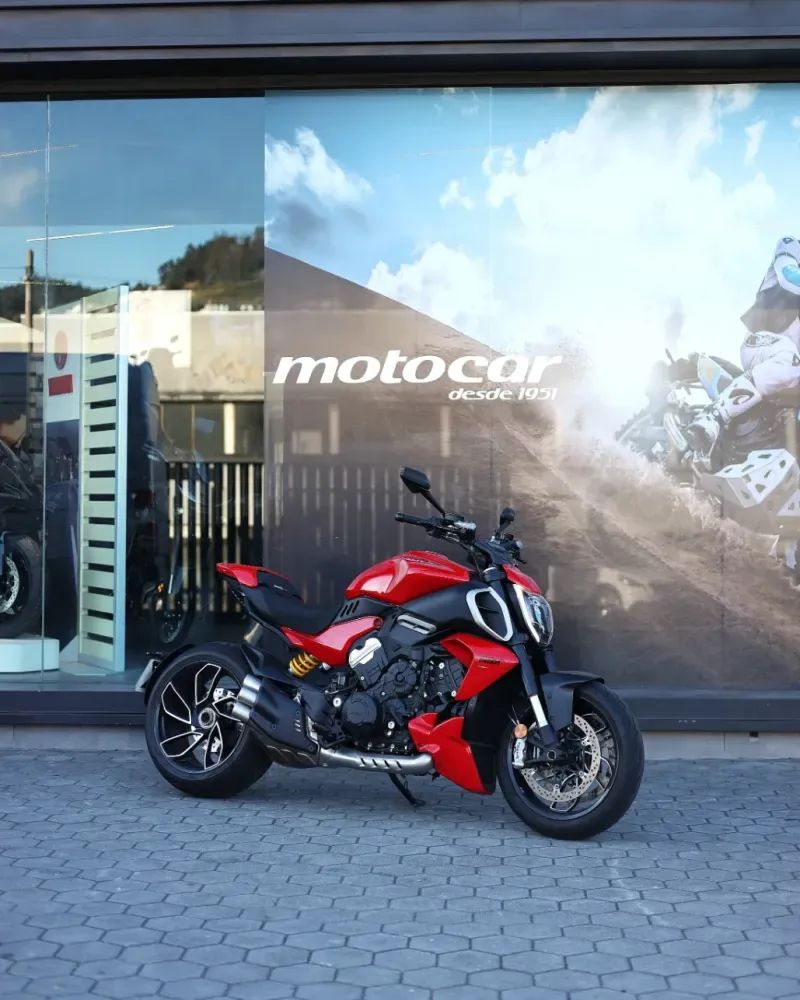 Ducati Diavel V4 2022 — Custom 1158cc