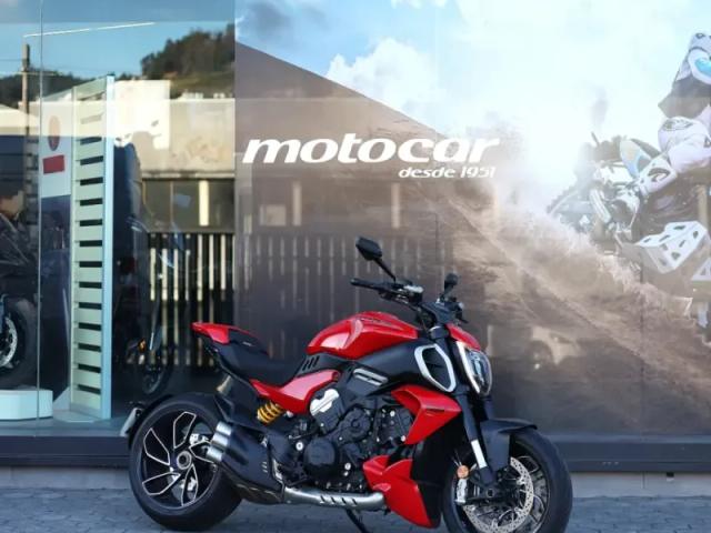 Ducati Diavel V4 2022 — Custom 1158cc