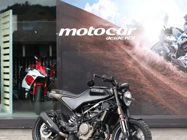 Husqvarna Svartpilen 2023 — Naked 373cc