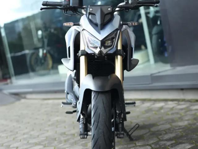 QJ Motor SRK 125 — Naked 125cc