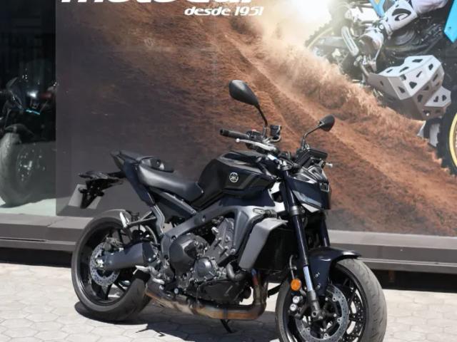 Yamaha MT-09 2025 — Hyper Naked 890cc