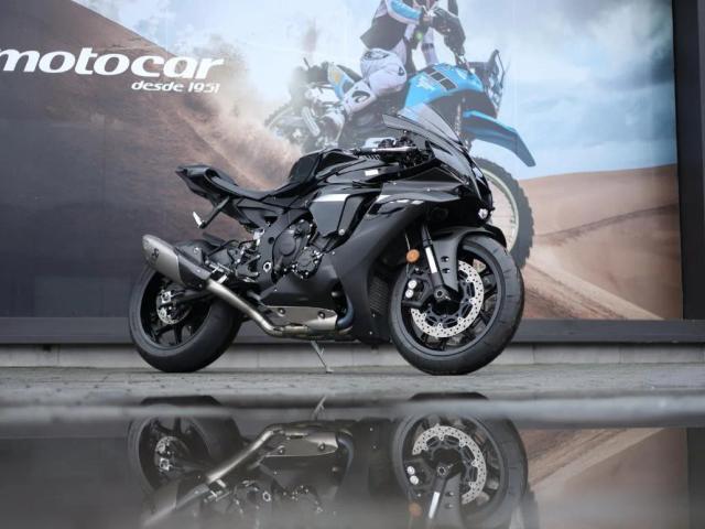 Yamaha R1 — Sport 998cc