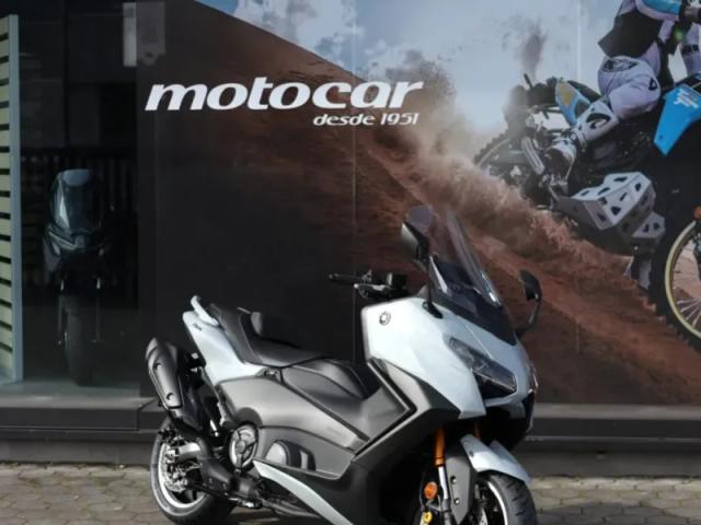 Yamaha TMAX TECH MAX 2026 — Scooter 560cc