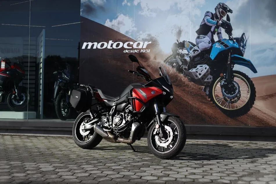 Yamaha Tracer 7 Vermelha — Touring 689cc